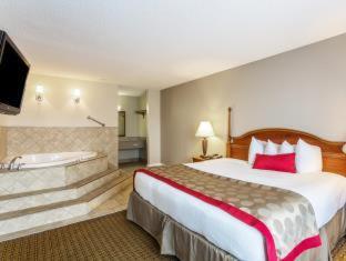 Ramada By Wyndham Houma Hotel Room photo